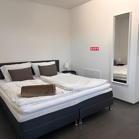 Ferienzimmer Frank, Self-Check-In Nach 21Uhr Niederalteich Exterior foto